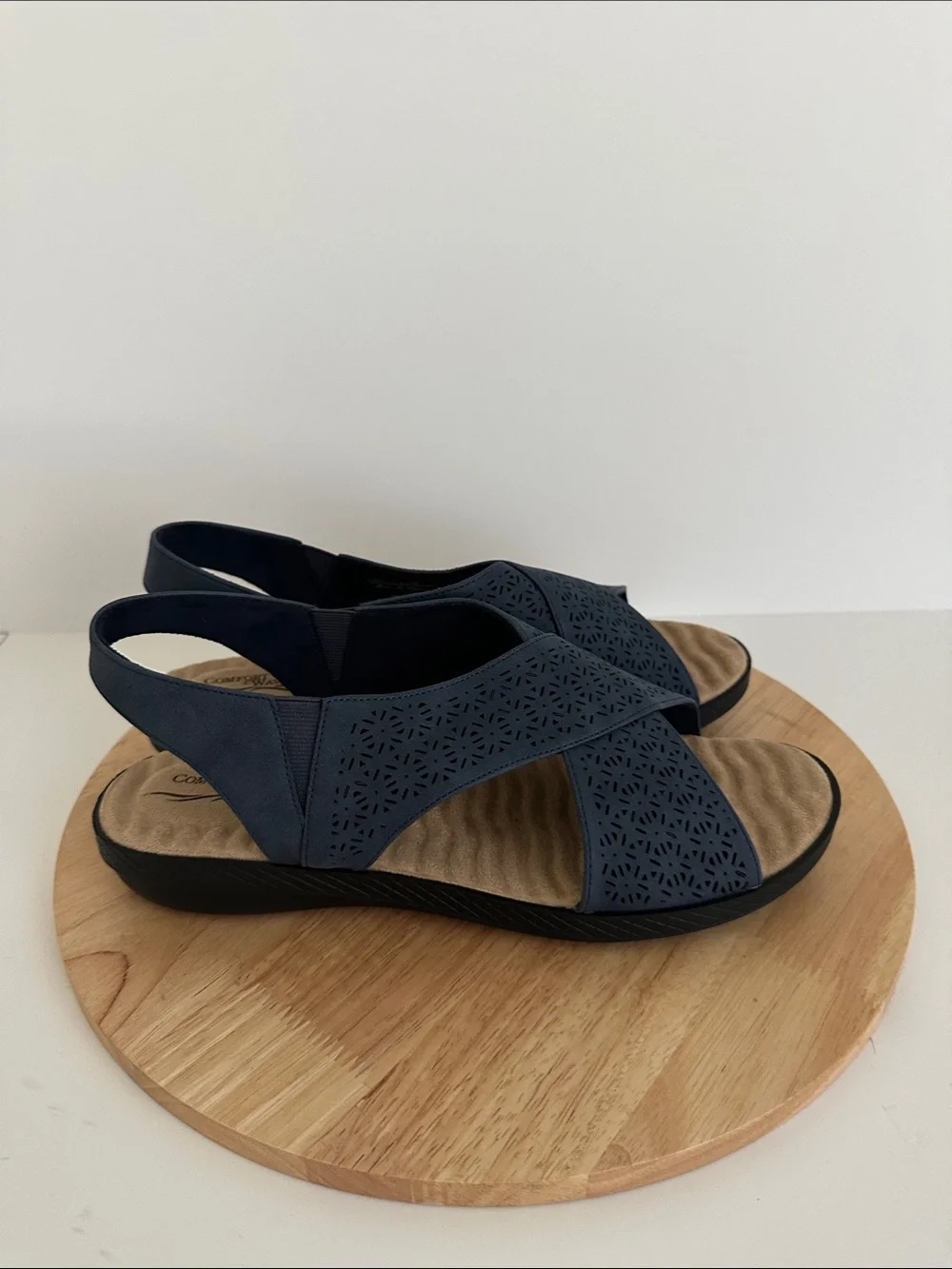 Easy Street Womens Claudia Wedge Sandals